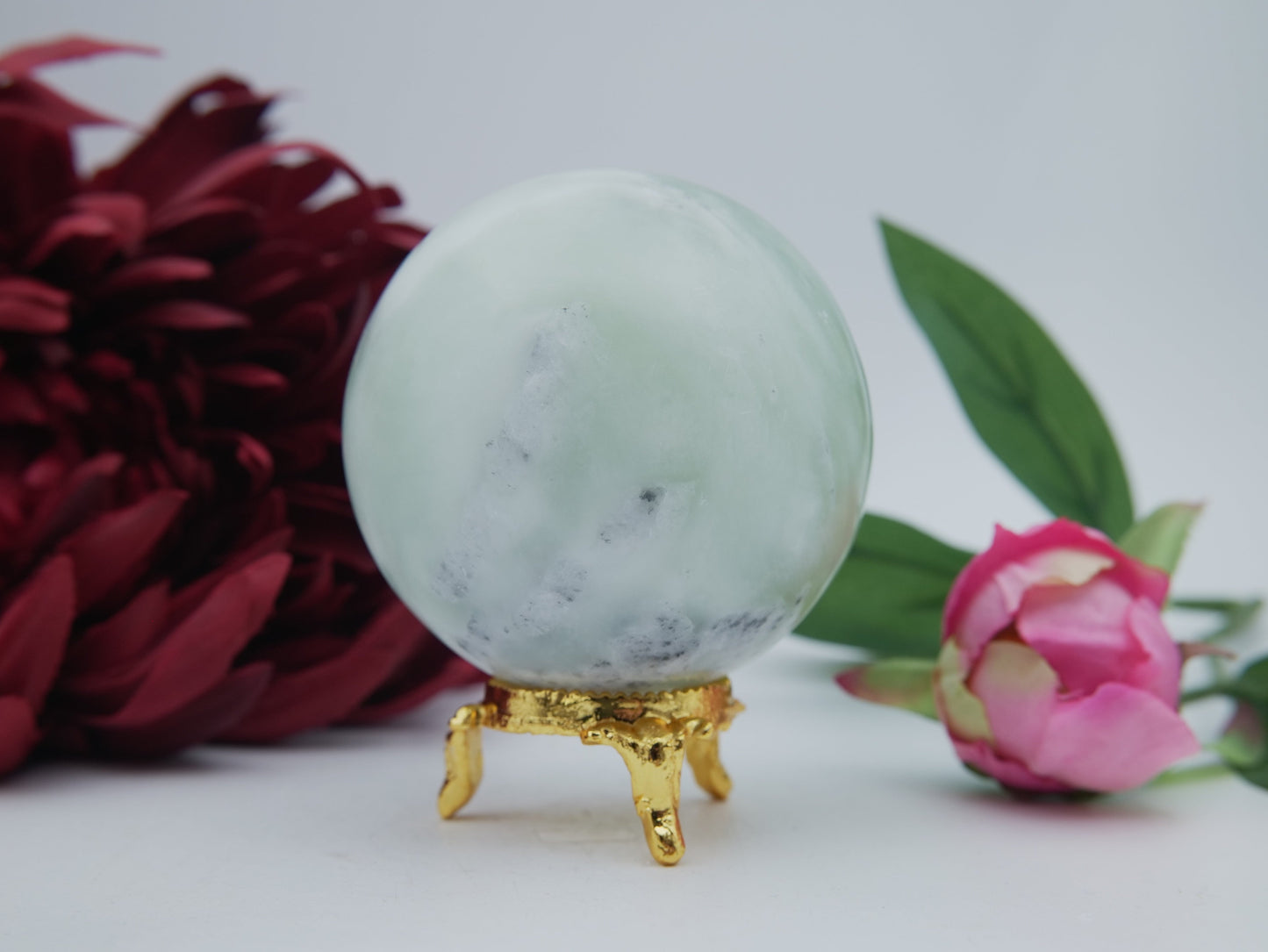 Jade Serpentine Sphere — 418 g (67 mm) - Positive Faith Hope Love