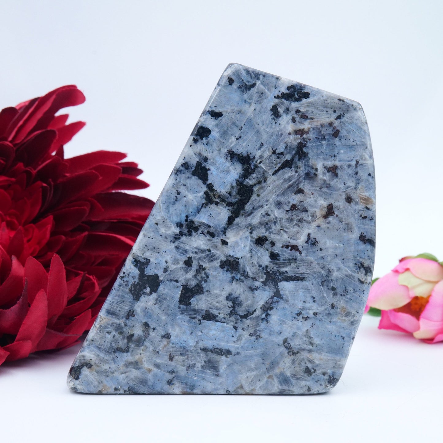 Larvikite Freeform — 548 g (105 × 85 mm) - Positive Faith Hope Love