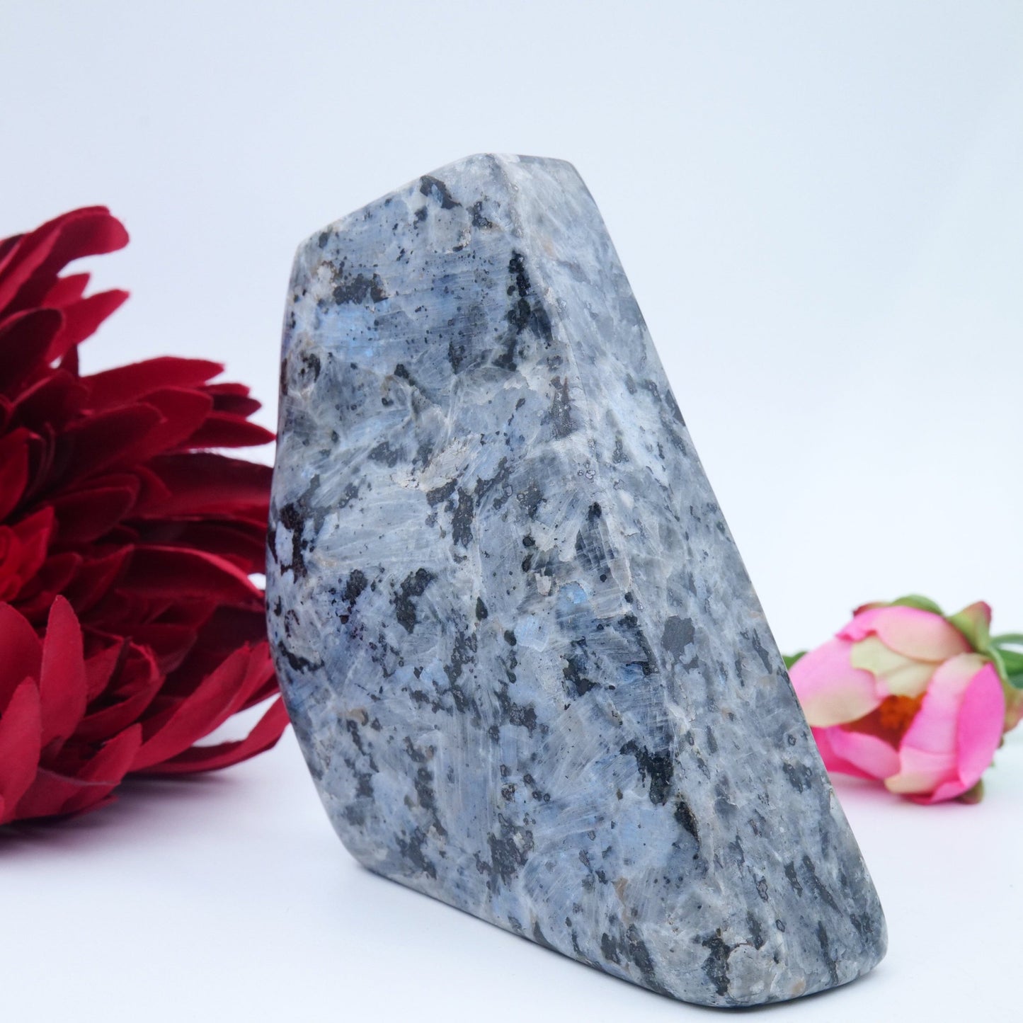 Larvikite Freeform — 548 g (105 × 85 mm) - Positive Faith Hope Love