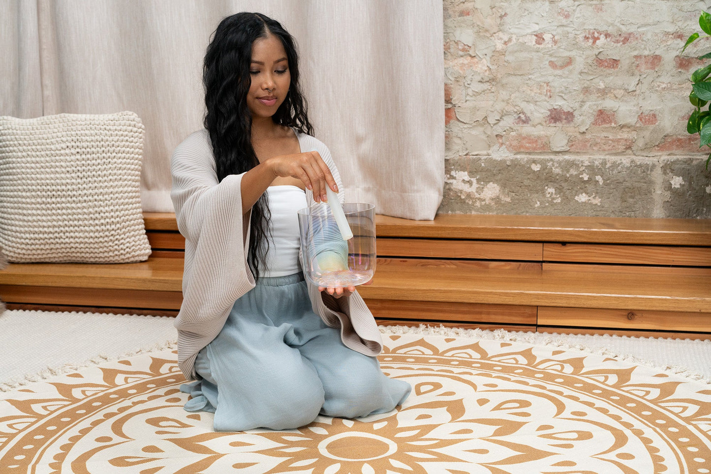 MEINL Essence Crystal Singing Bowl 6" – E4 / Solar Plexus Chakra / 440 Hz - Positive Faith Hope Love