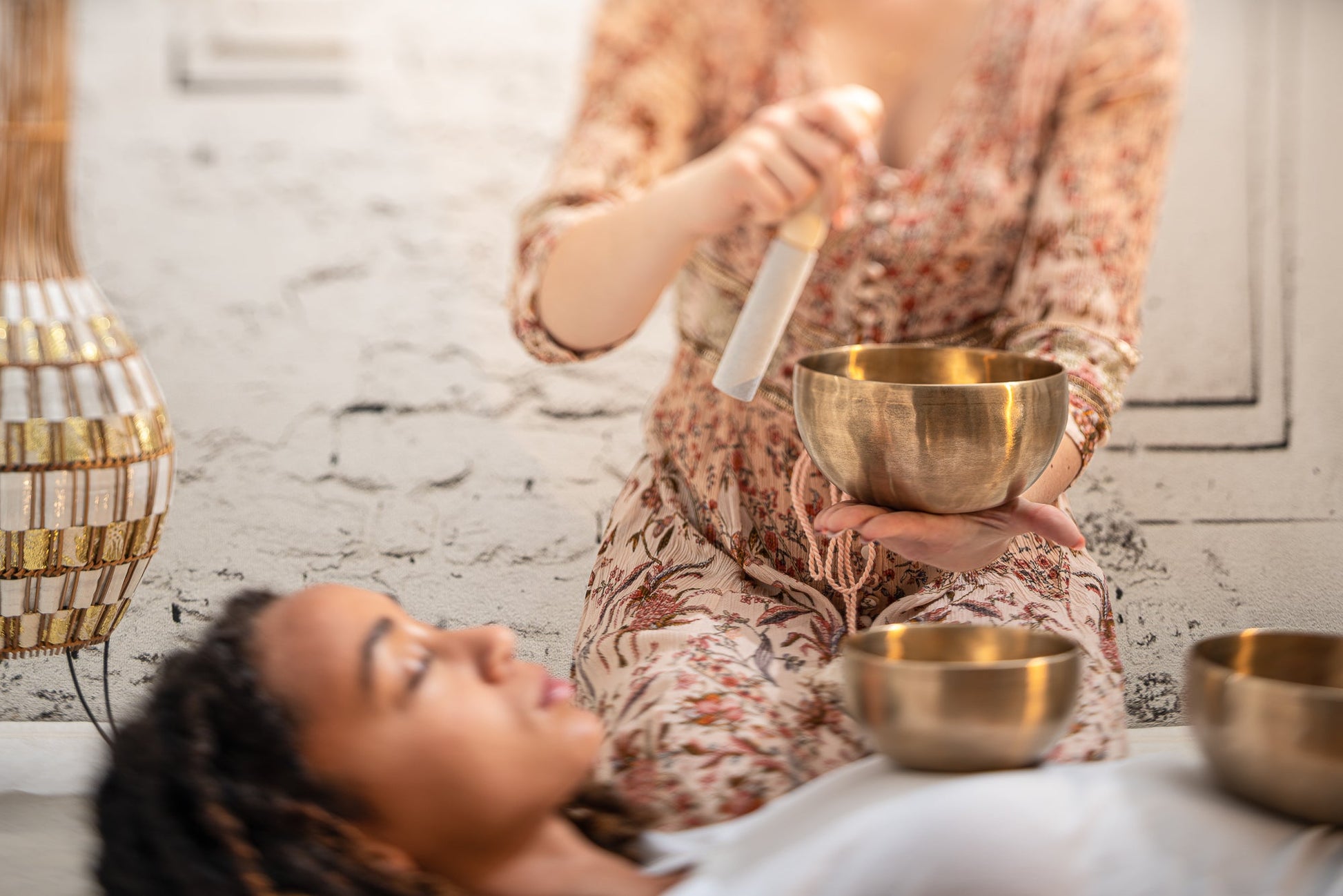 MEINL Universal Series Singing Bowl Set – 4 Piece (500–750 g + Mallet) - Positive Faith Hope Love