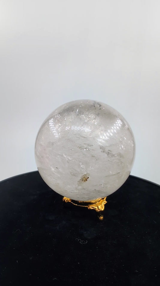 Clear Quartz Sphere — 616 g (77 mm)