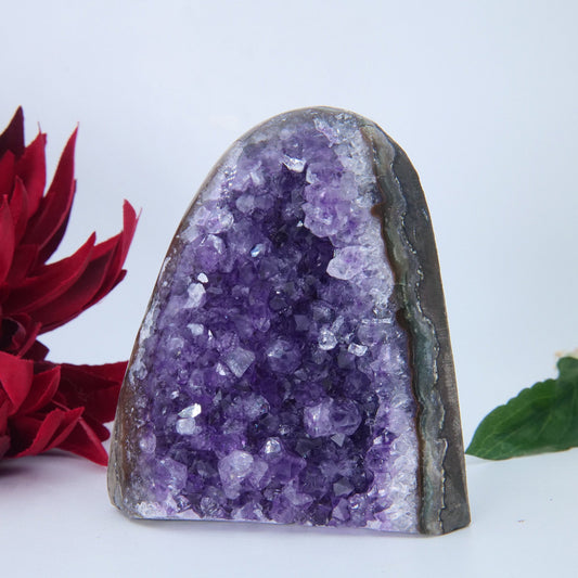 Uruguayan Polished Amethyst Geode – A Grade, 466 g tarot deck