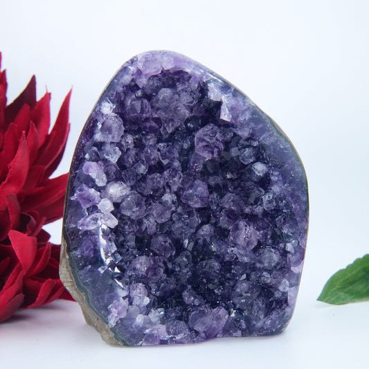 Uruguayan Polished Amethyst Geode – A Grade, 553 g tarot deck